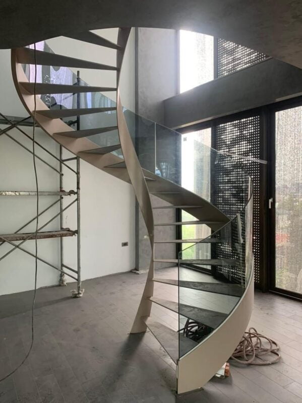 cầu thang xoắn ốc 03