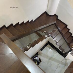 02 cầu thang kính