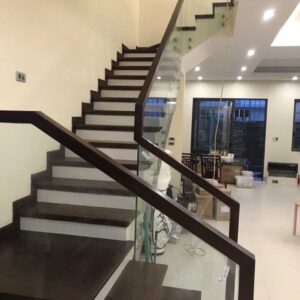 10 cầu thang kính