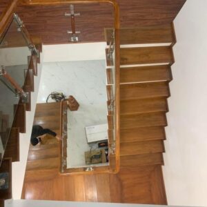 13 cầu thang kính